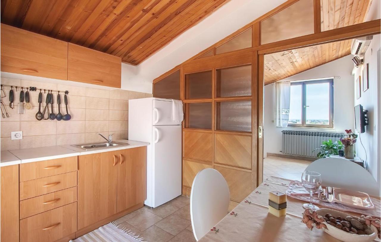 Apartment Stunning In With 1 Bedrooms And Wifi *