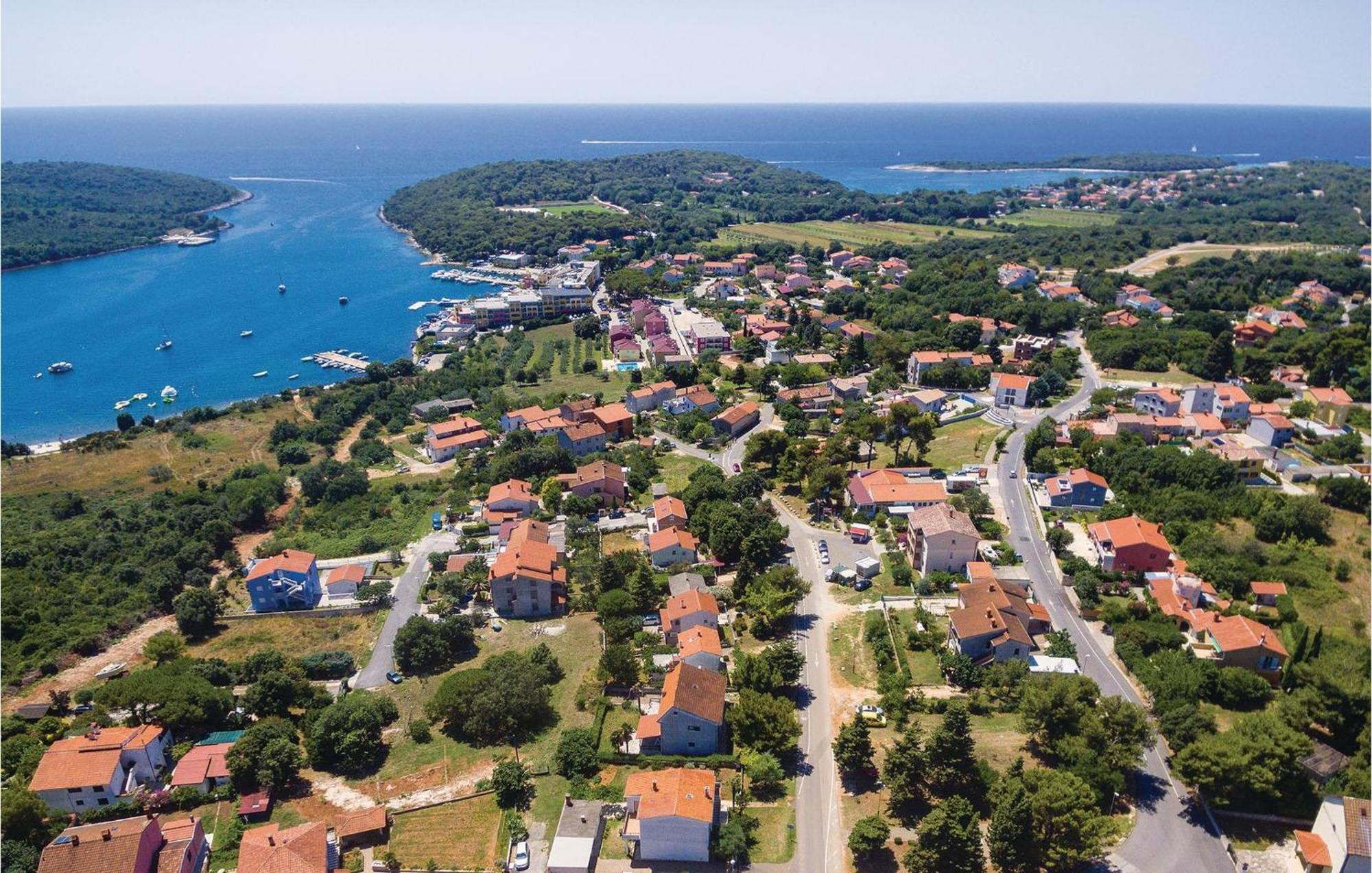 Stunning In With 1 Bedrooms And Wifi Apartment Pula