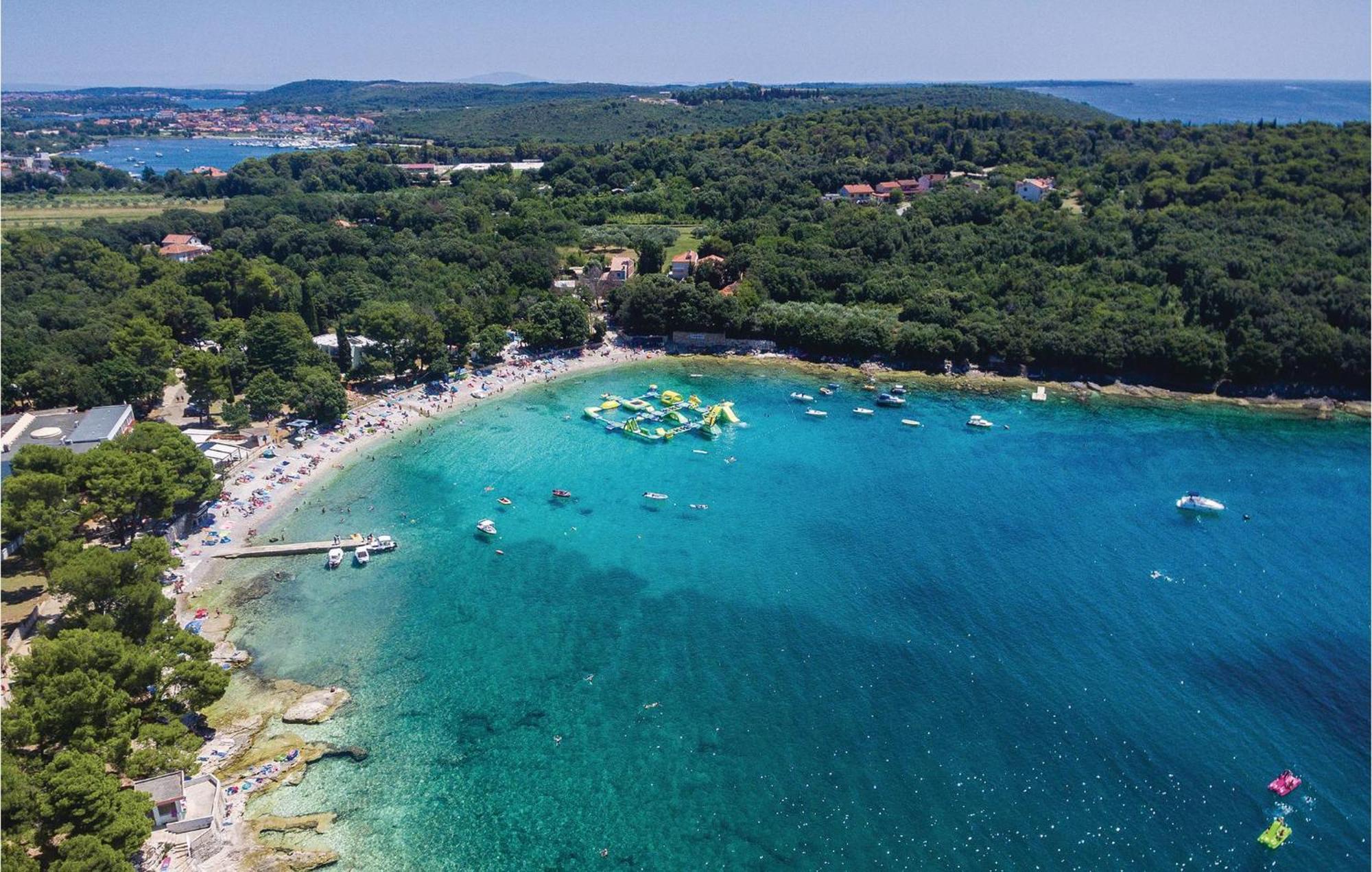 Apartment Stunning In With 1 Bedrooms And Wifi Pula