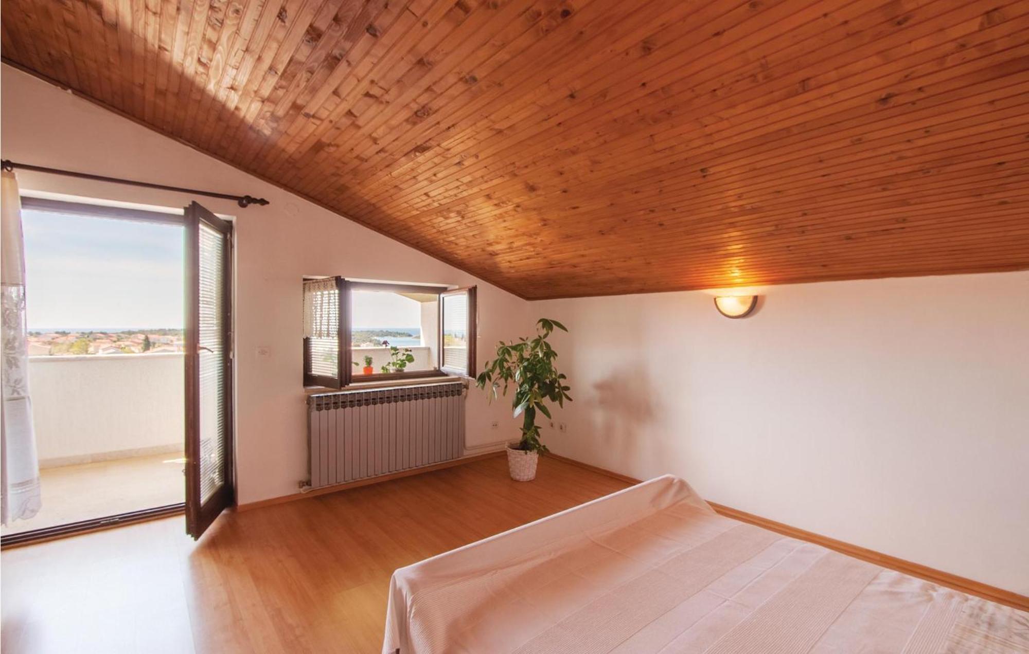 Stunning In With 1 Bedrooms And Wifi *