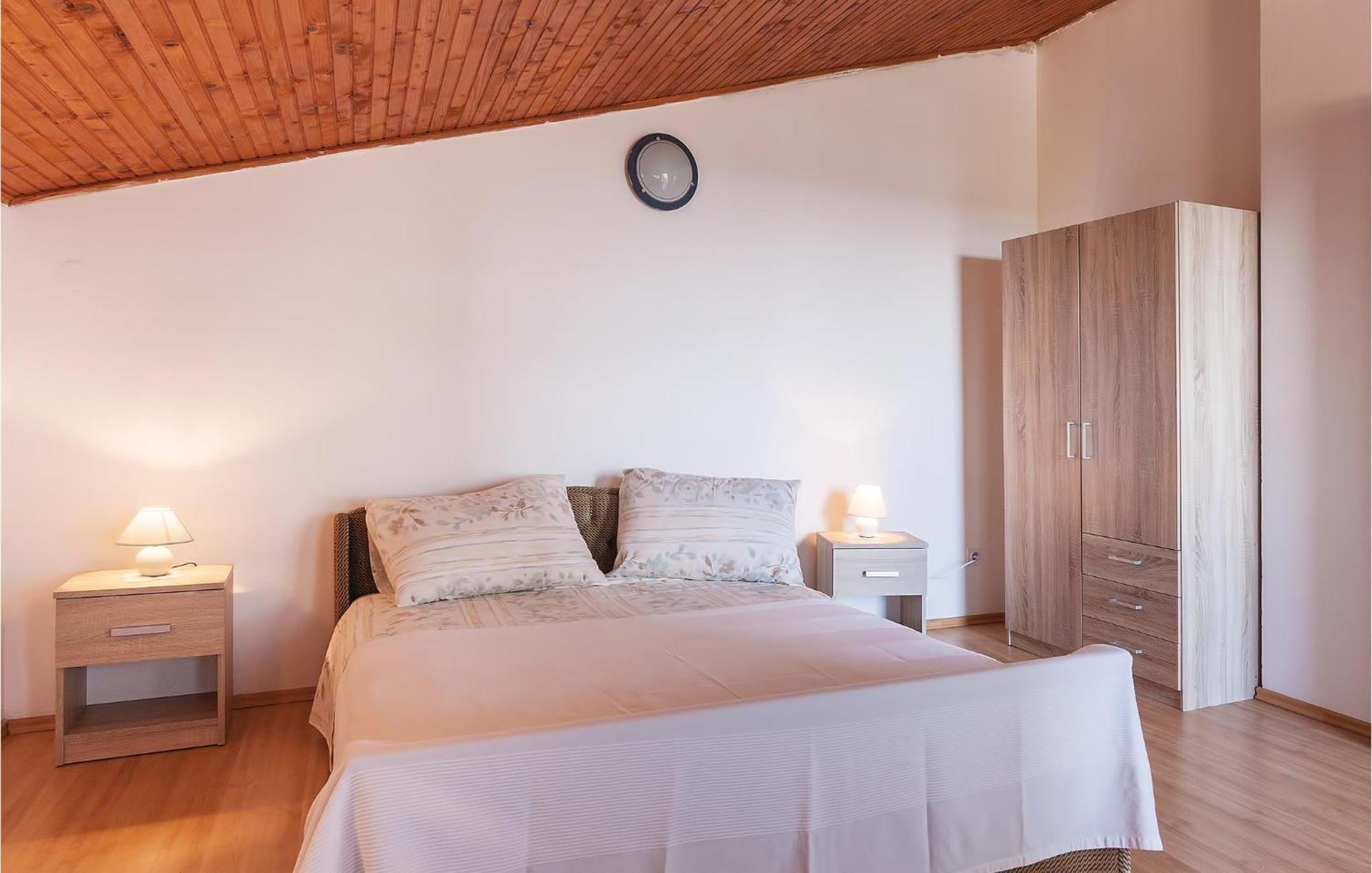 Stunning In With 1 Bedrooms And Wifi * Pula