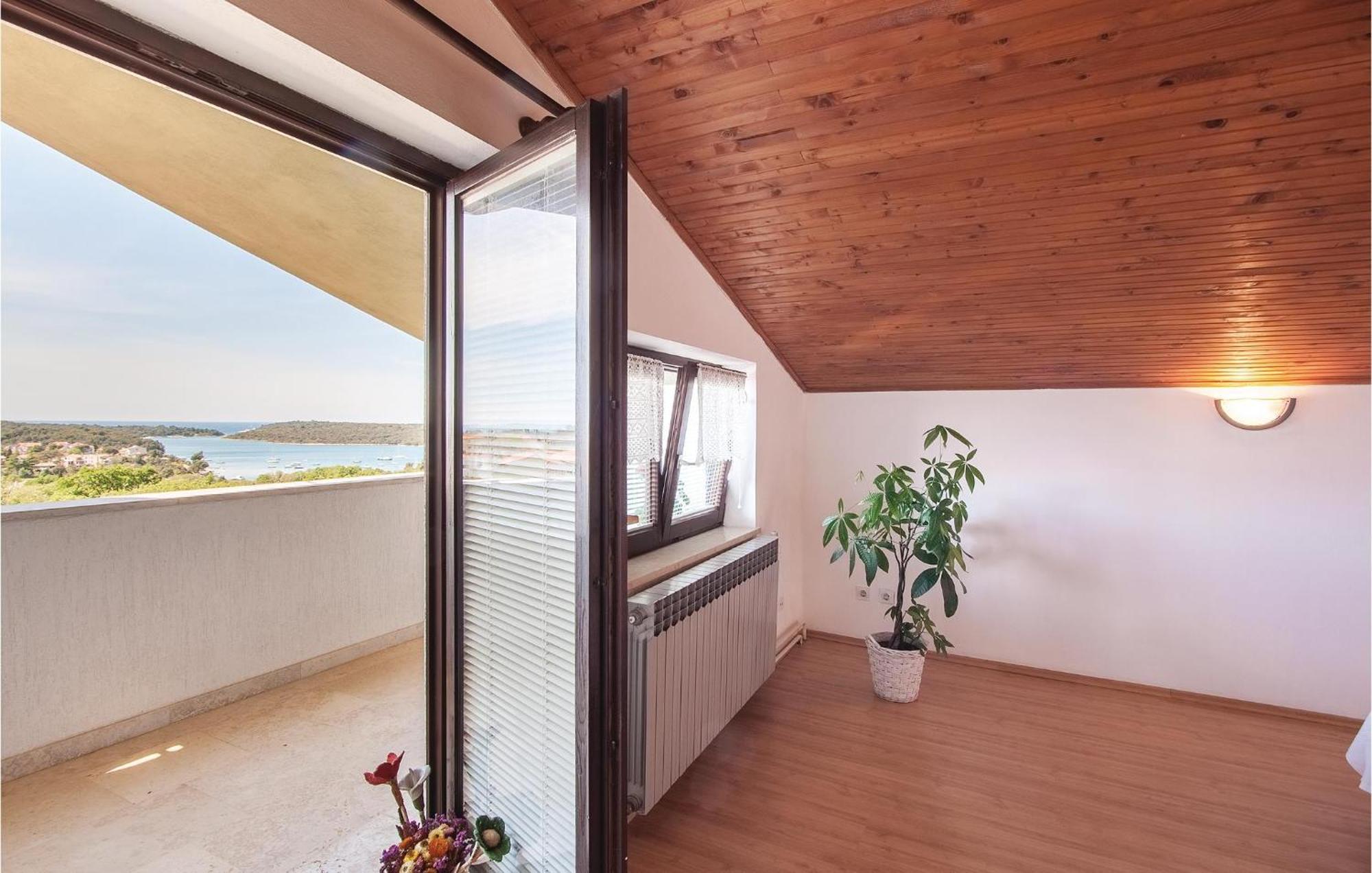 Stunning In With 1 Bedrooms And Wifi Pula