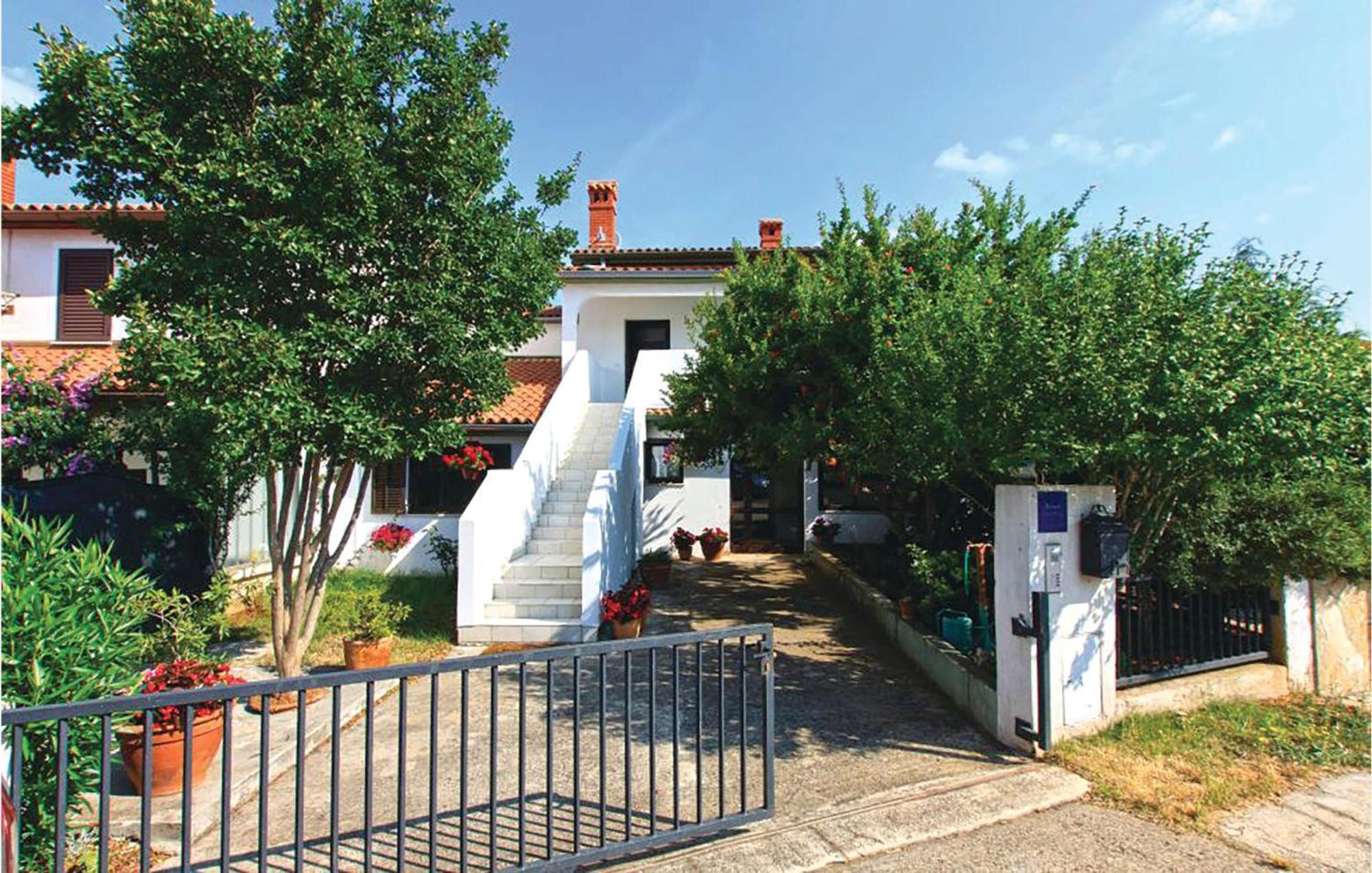 Stunning In With 1 Bedrooms And Wifi * Pula
